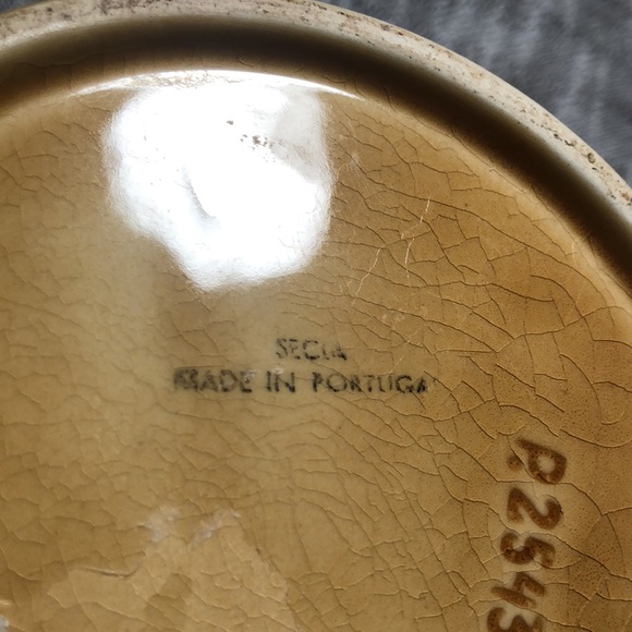 Vintage circa 1960’s Beehive canister.   Made in Portugal - Picture 5 of 5